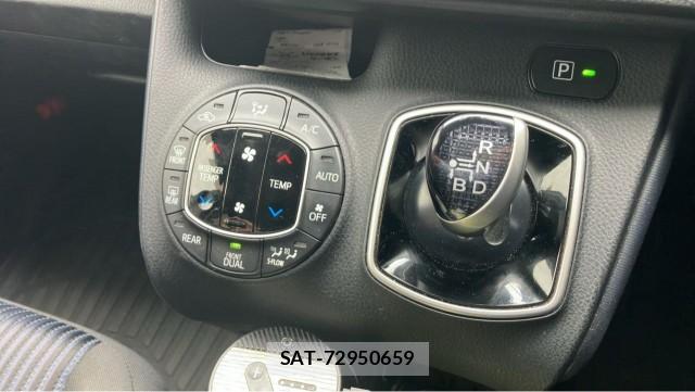 Toyota VOXY 2016-02 8282265-14