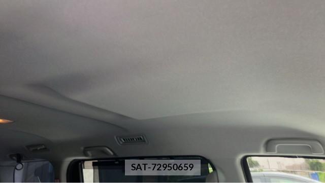 Toyota VOXY 2016-02 8282265-15