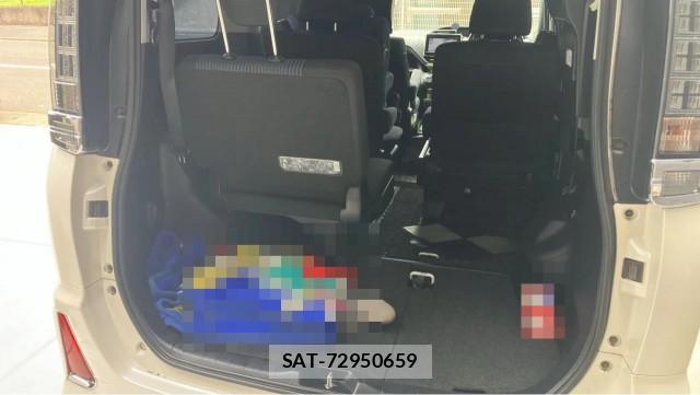Toyota VOXY 2016-02 8282265-17