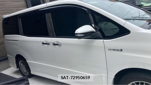 Toyota VOXY 2016-02 8282265-3