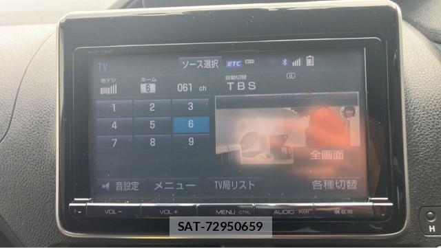 Toyota VOXY 2016-02 8282265-4