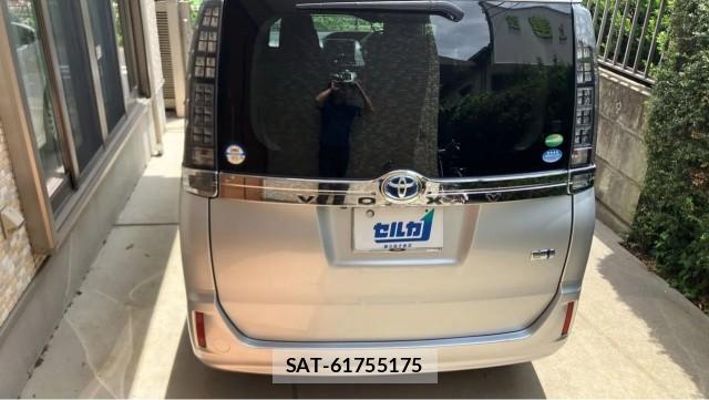 Toyota VOXY 2016-11 8282295-1