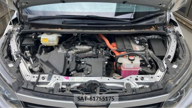 Toyota VOXY 2016-11 8282295-7