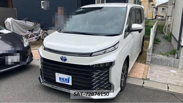 Toyota VOXY 2023-05 8282390-0