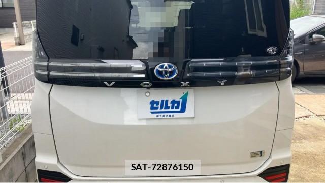 Toyota VOXY 2023-05 8282390-1