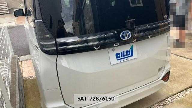 Toyota VOXY 2023-05 8282390-13