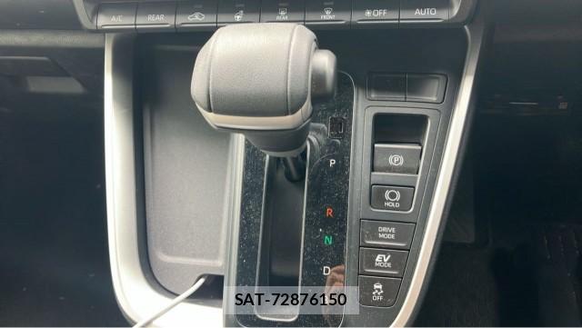 Toyota VOXY 2023-05 8282390-14