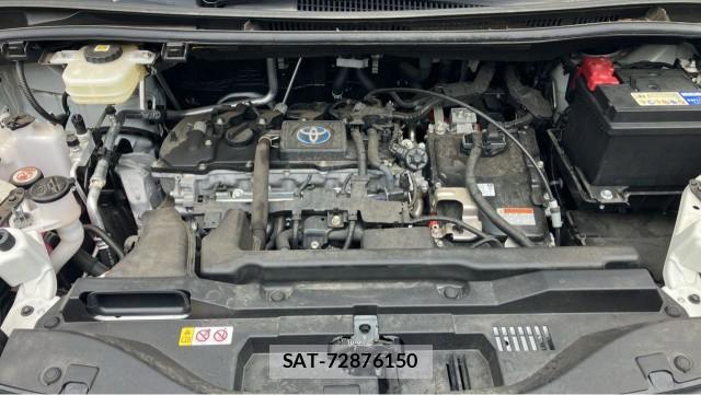 Toyota VOXY 2023-05 8282390-7