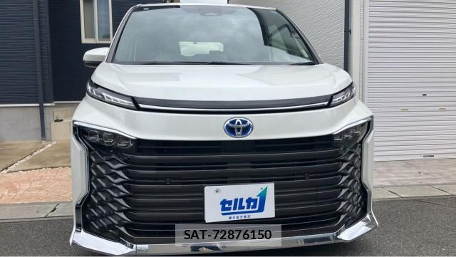 Toyota VOXY 2023-05 8282390-9