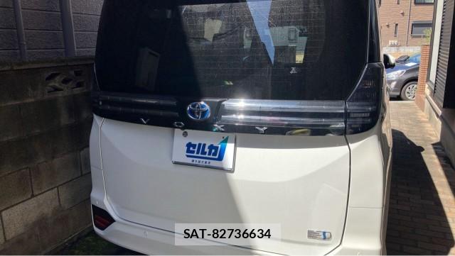 Toyota VOXY 2024-08 8282401-12