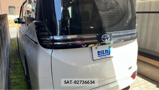 Toyota VOXY 2024-08 8282401-13