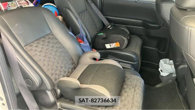 Toyota VOXY 2024-08 8282401-6