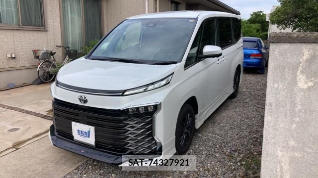 Toyota VOXY 2025-09 8282413-0