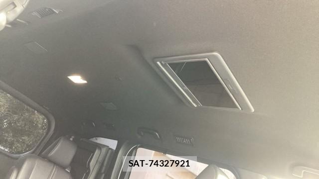 Toyota VOXY 2025-09 8282413-14