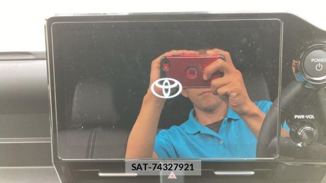 Toyota VOXY 2025-09 8282413-4