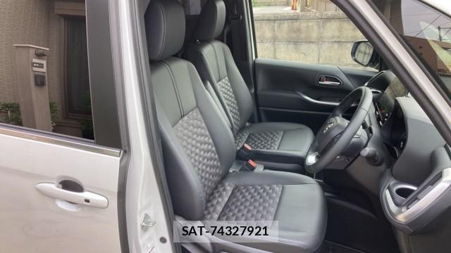 Toyota VOXY 2025-09 8282413-5