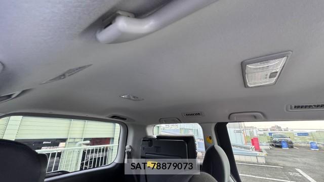 Toyota VOXY 2010-11 8282422-14