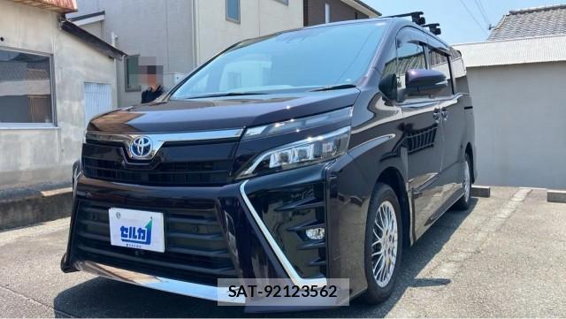 Toyota VOXY 2020-11 8282445-0