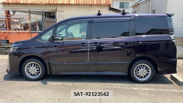 Toyota VOXY 2020-11 8282445-10