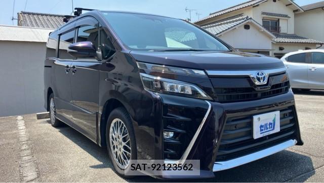 Toyota VOXY 2020-11 8282445-11