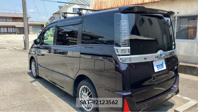 Toyota VOXY 2020-11 8282445-13