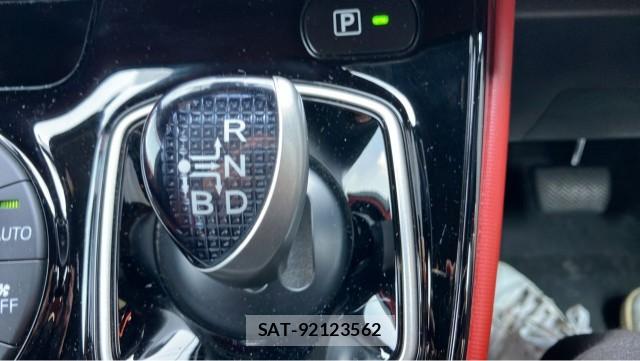 Toyota VOXY 2020-11 8282445-14