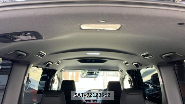 Toyota VOXY 2020-11 8282445-15