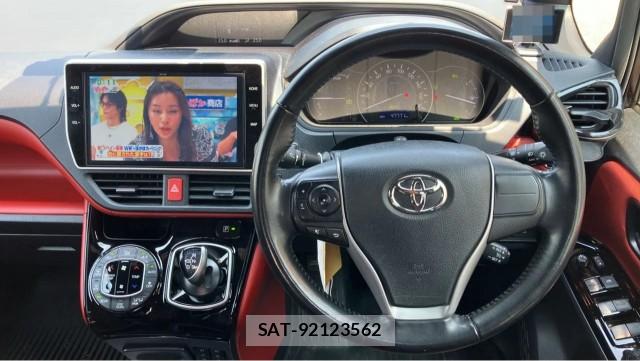 Toyota VOXY 2020-11 8282445-16