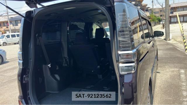 Toyota VOXY 2020-11 8282445-17