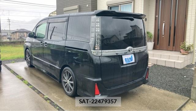 Toyota VOXY 2015-08 8282495-13