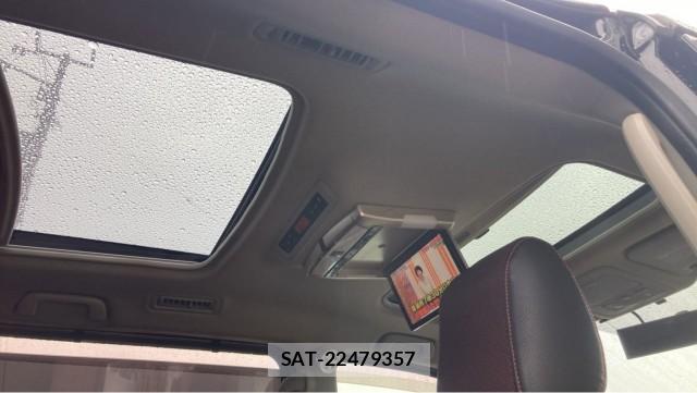 Toyota VOXY 2015-08 8282495-15