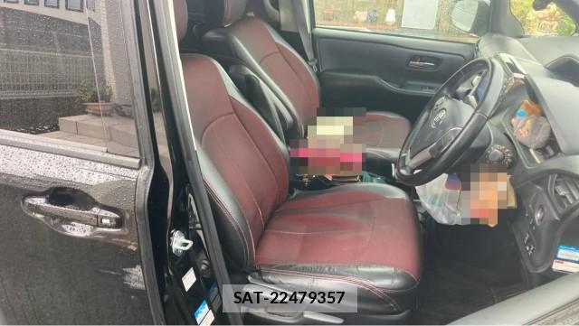Toyota VOXY 2015-08 8282495-5