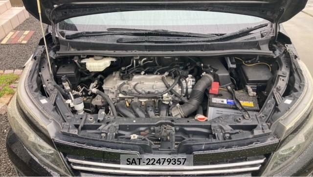 Toyota VOXY 2015-08 8282495-7