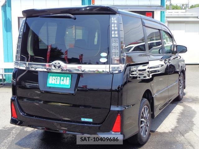 Toyota VOXY 2014-03 8282537-2