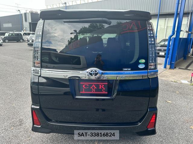 Toyota VOXY 2015-01 8282563-5