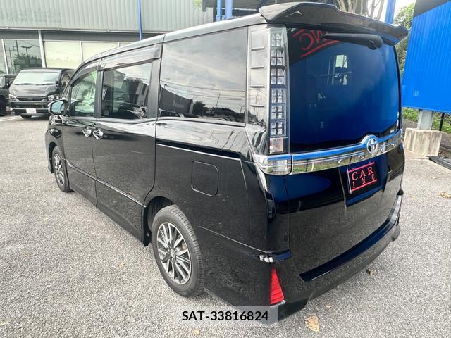 Toyota VOXY 2015-01 8282563-6