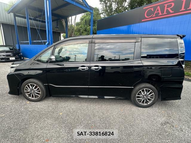Toyota VOXY 2015-01 8282563-7
