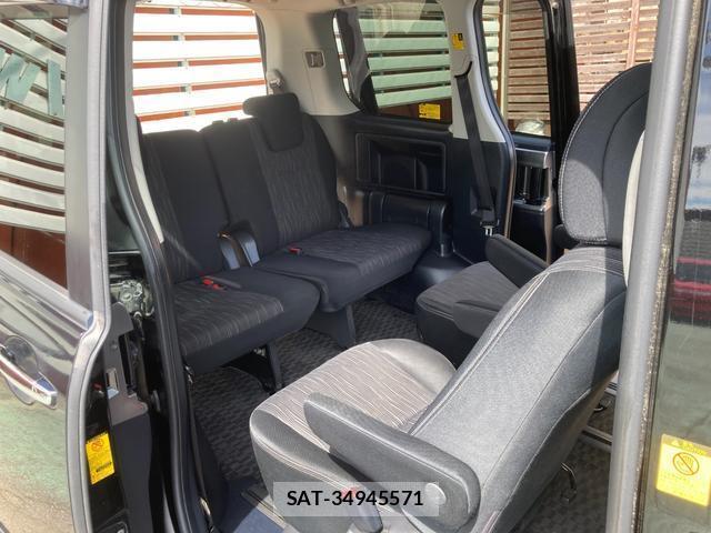 Toyota VOXY 2012-06 8282643-16