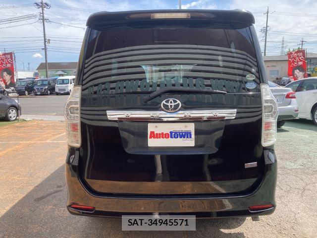Toyota VOXY 2012-06 8282643-5