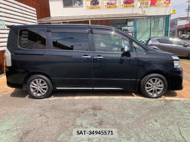 Toyota VOXY 2012-06 8282643-7
