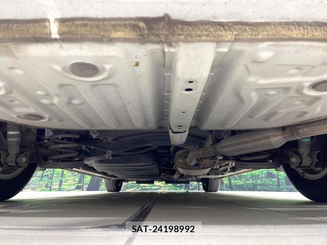 Toyota VOXY 2017-05 8282645-19