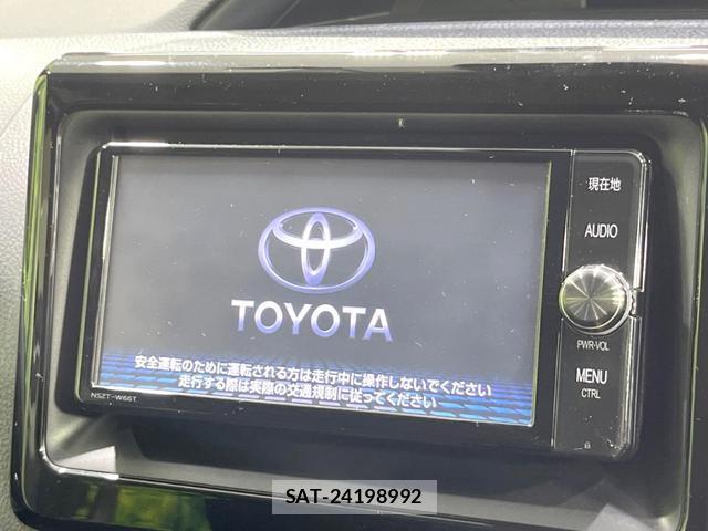 Toyota VOXY 2017-05 8282645-2