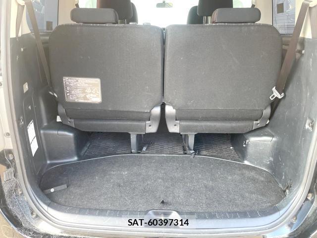 Toyota VOXY 2012-01 8282702-10