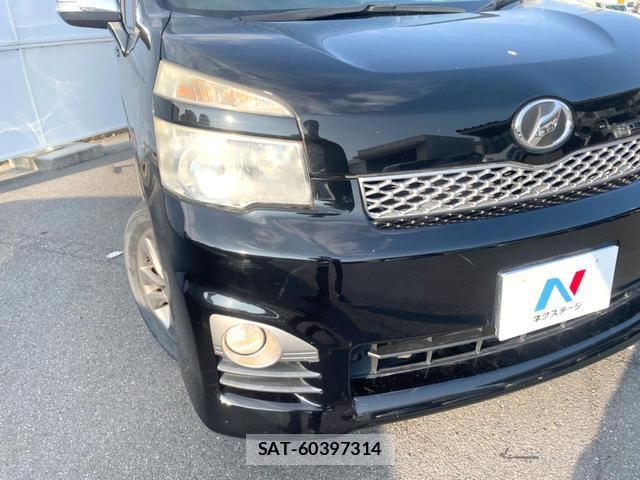 Toyota VOXY 2012-01 8282702-11