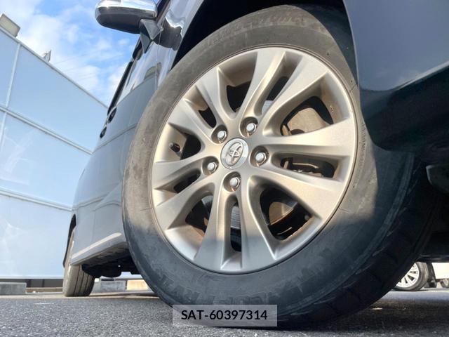 Toyota VOXY 2012-01 8282702-12