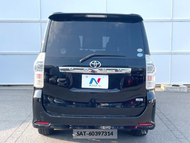 Toyota VOXY 2012-01 8282702-14