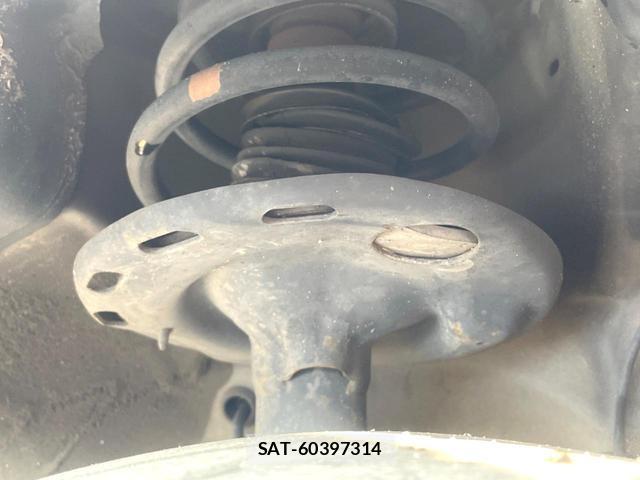 Toyota VOXY 2012-01 8282702-19