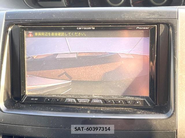 Toyota VOXY 2012-01 8282702-3