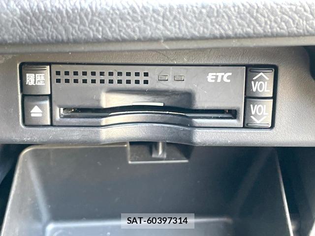 Toyota VOXY 2012-01 8282702-5