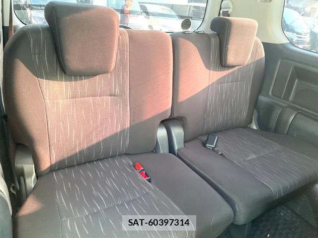 Toyota VOXY 2012-01 8282702-8